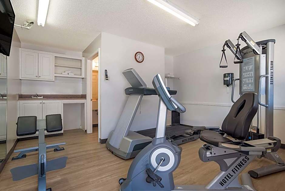 Suburban Studios Biloxi North Area
