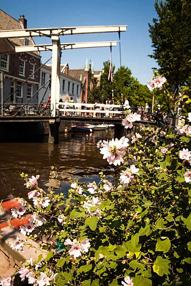 Zwanestein Canal House