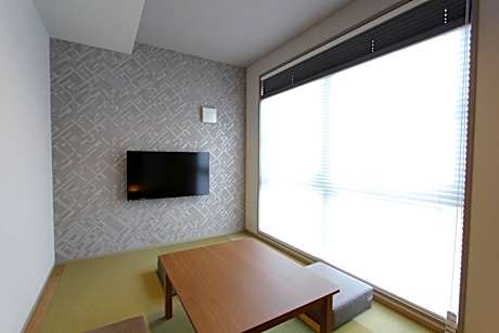 Deluxe Room with Tatami area - Non-Smoking