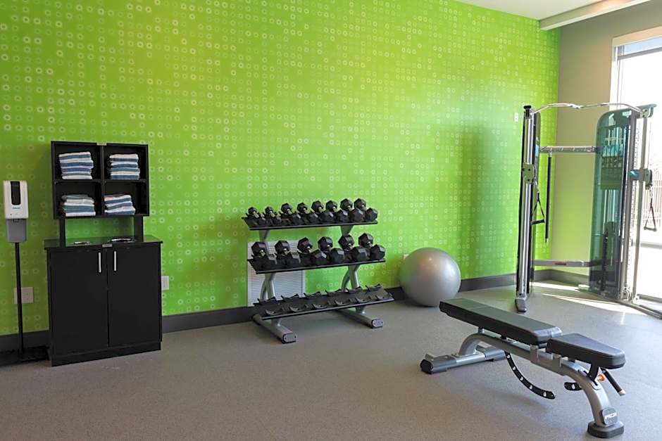 La Quinta Inn & Suites by Wyndham San Antonio Seaworld LAFB