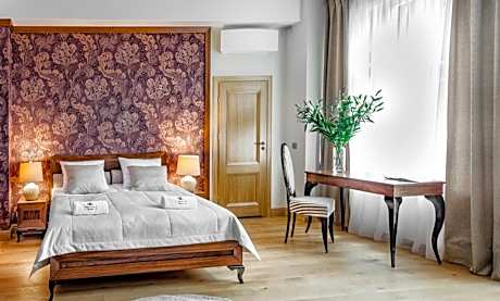 Junior Suite with Garden View