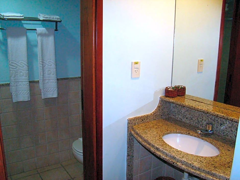 Divi-Divi Praia Hotel