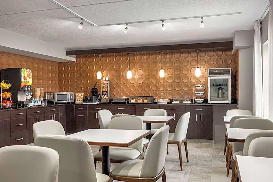 Wingate by Wyndham Salisbury