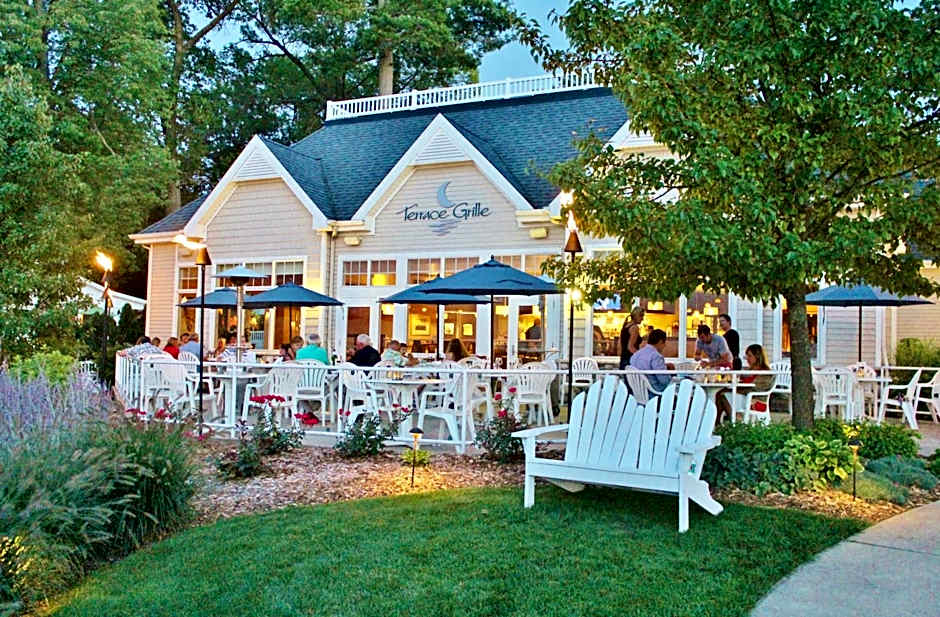 Bay Pointe Inn