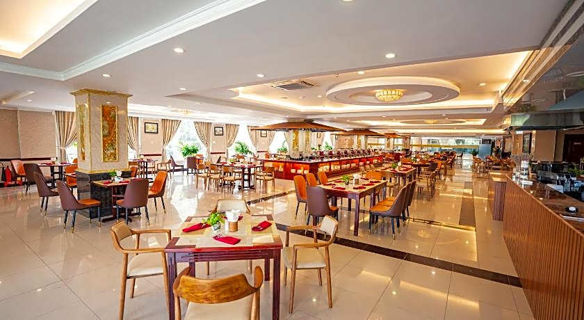 Van Phat Riverside Hotel