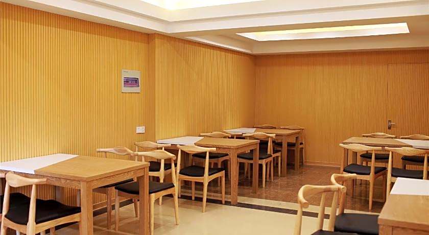 GreenTree Inn Jinzhong Pingyao City South Railway Station Express Hotel