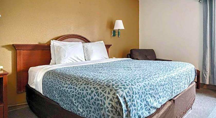 Econo Lodge Raleigh near Walnut Creek Amphitheatre