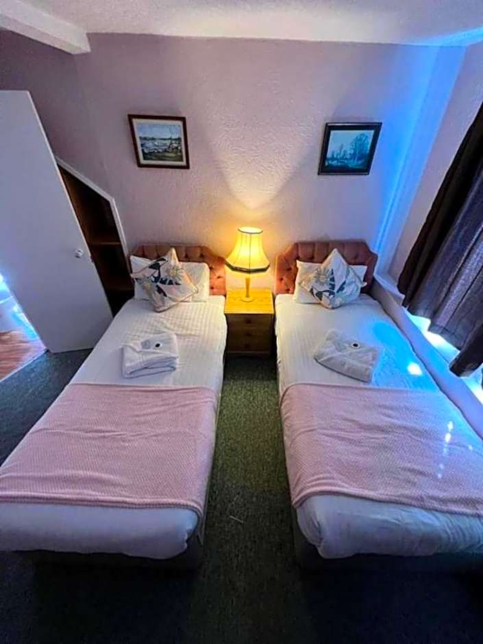 OYO Belvedere Guest House