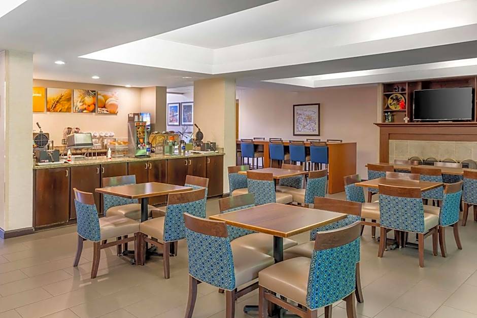 Comfort Suites Regency Park