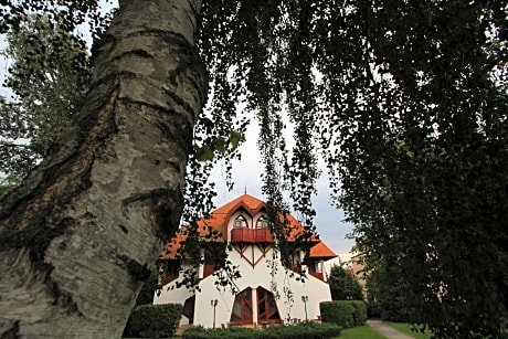 Grantek Udulohaz