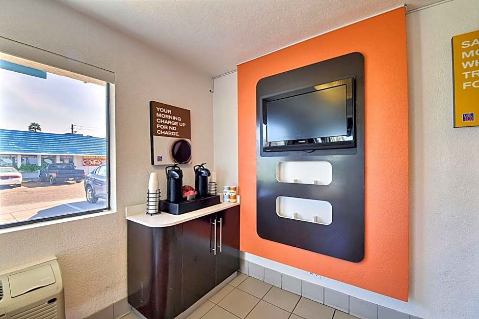 Motel 6 Laredo South