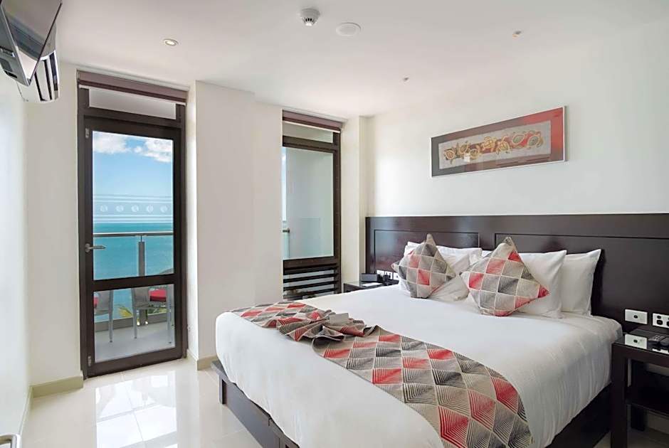 Ramada Suites by Wyndham Wailoaloa Beach Fiji