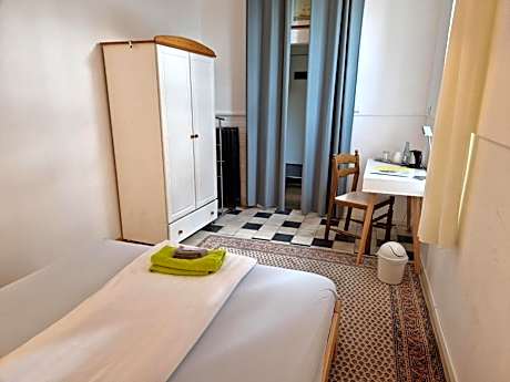 Small Double Room with Shared Bathroom