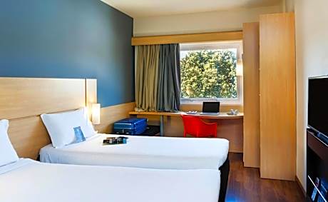 Standard Apartment with Twin Beds