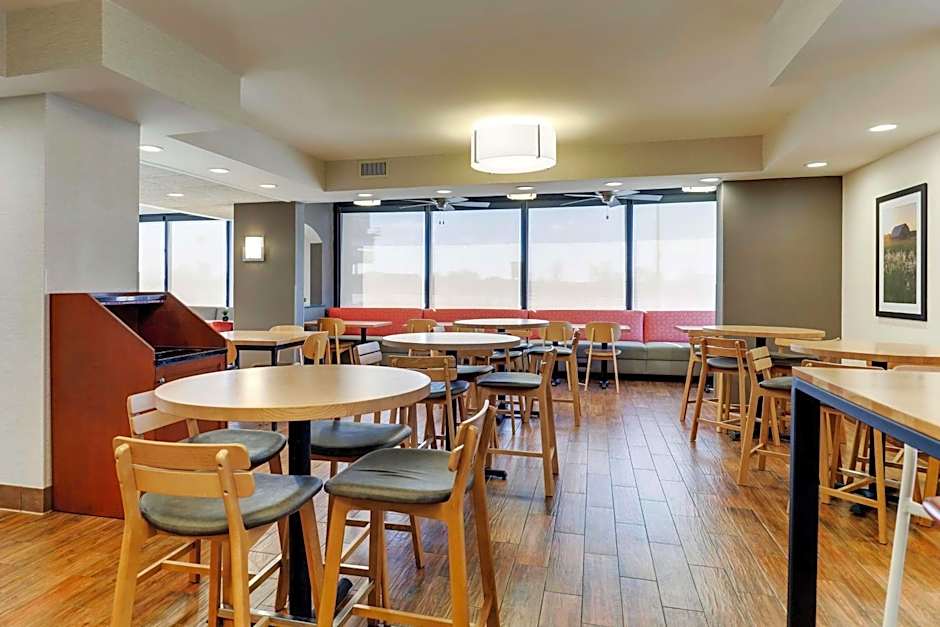 Drury Inn & Suites Marion