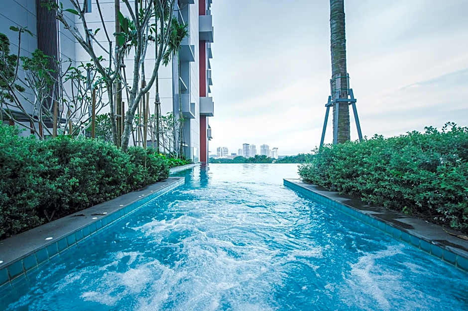 Grand Medini Suites by RR JBcity