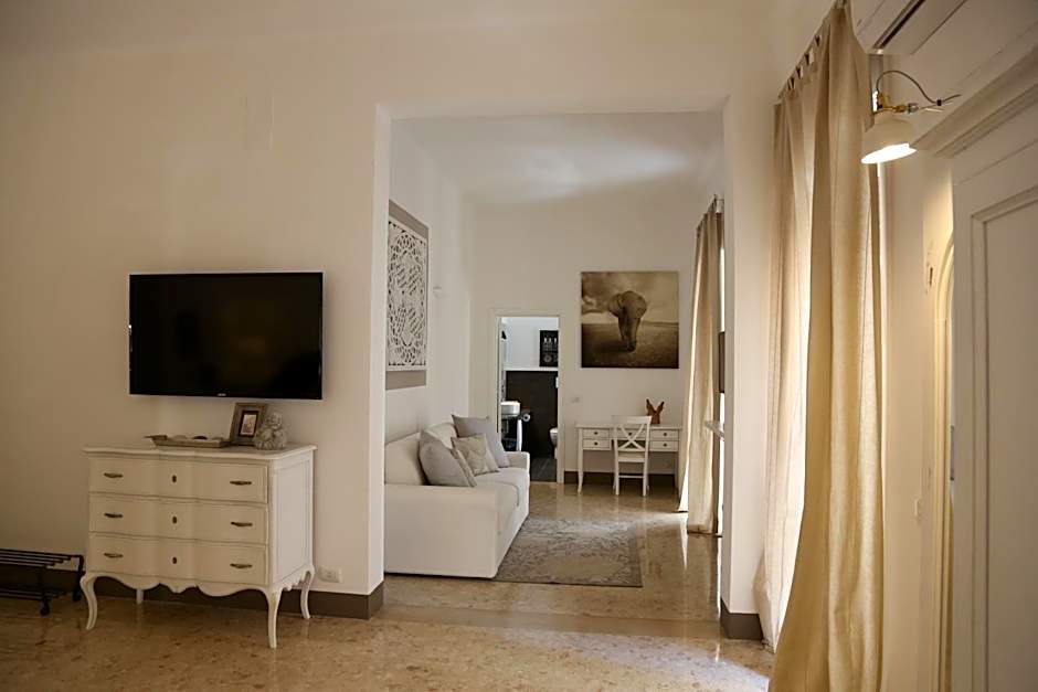 Dimi House