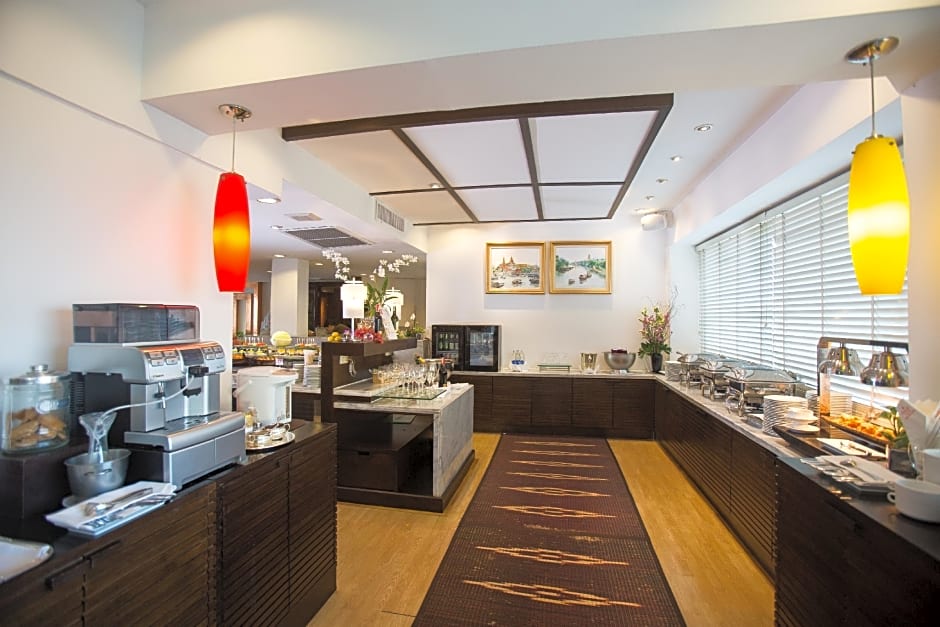 Ramada Plaza by Wyndham Bangkok Menam Riverside