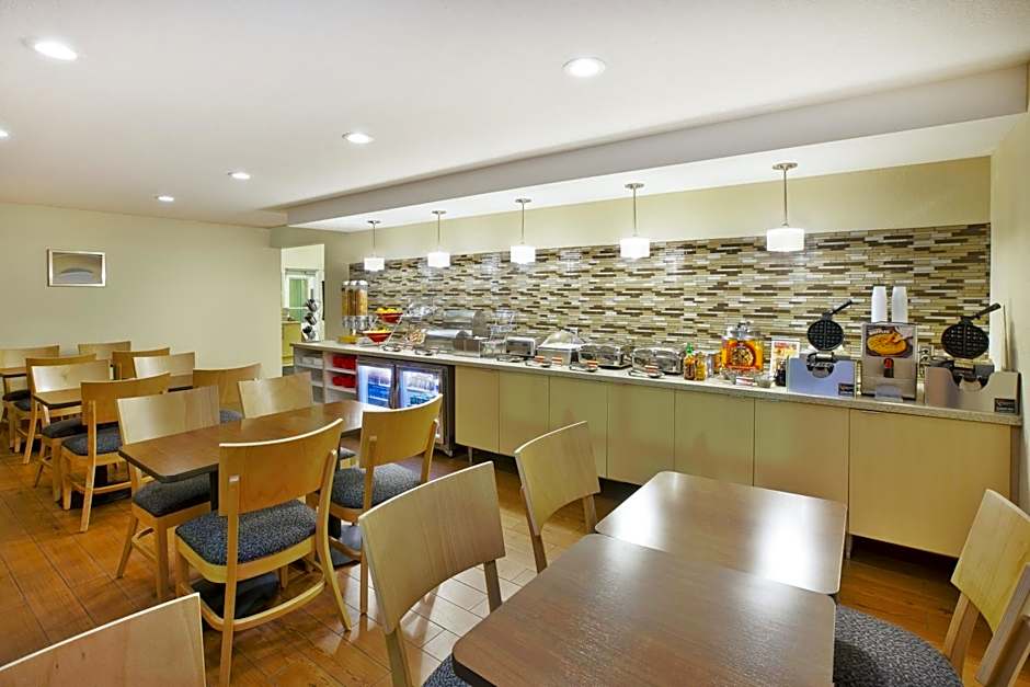 TownePlace Suites by Marriott Milwaukee Brookfield