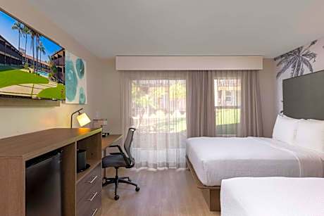 Queen Room with Two Queen Beds - Non-Smoking