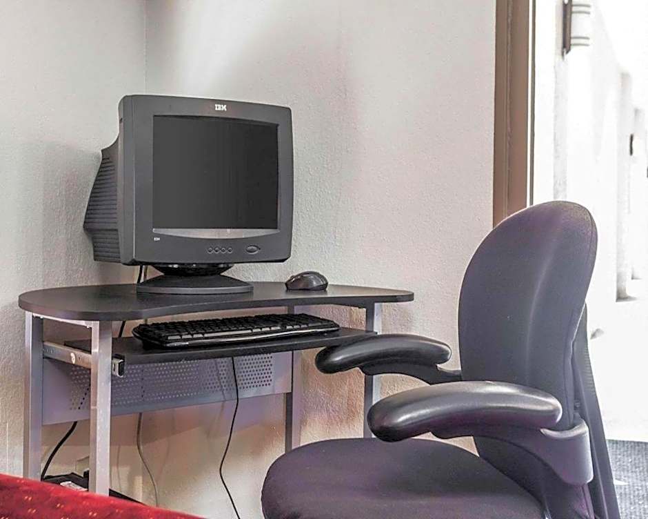 Econo Lodge Urbandale