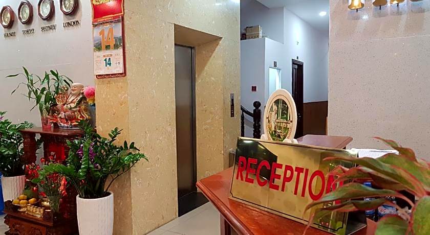 Thi Long Phung Hotel