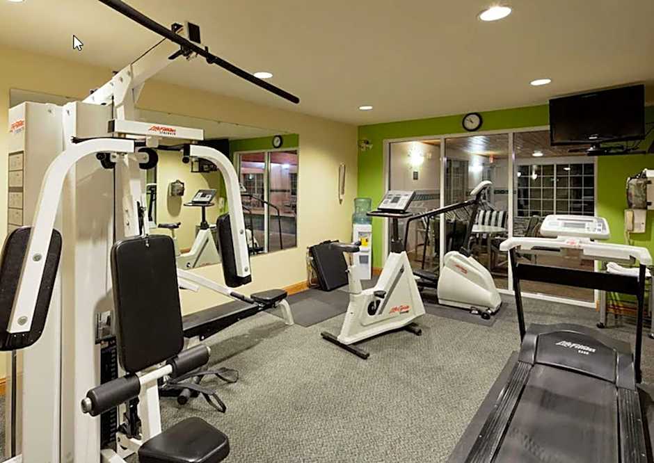 Holiday Inn Express & Suites Port Washington By IHG