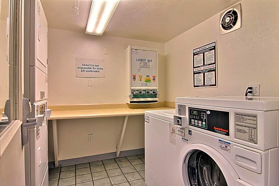 Motel 6-Merrillville, IN