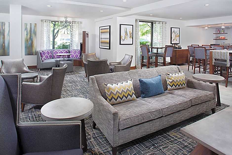 Courtyard by Marriott Manchester-Boston Regional Airport