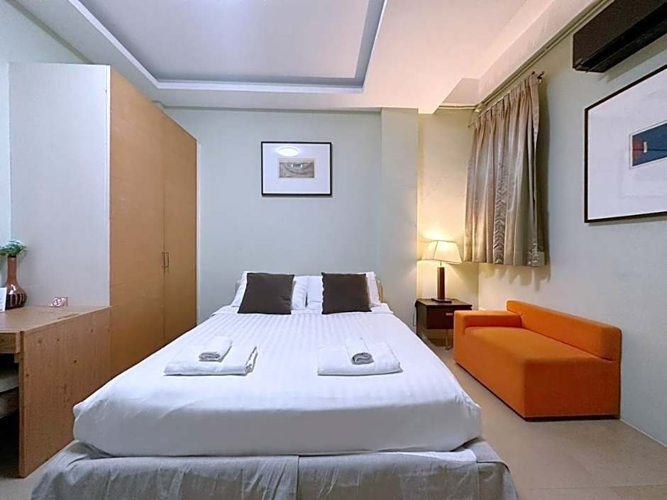 Daddy Dream Hotel and Residence