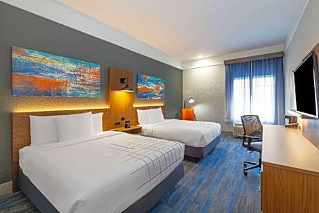 Deluxe Queen Room with Two Queen Beds