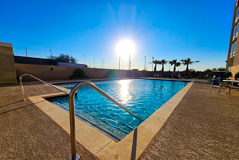 Hawthorn Suites by Wyndham Del Rio