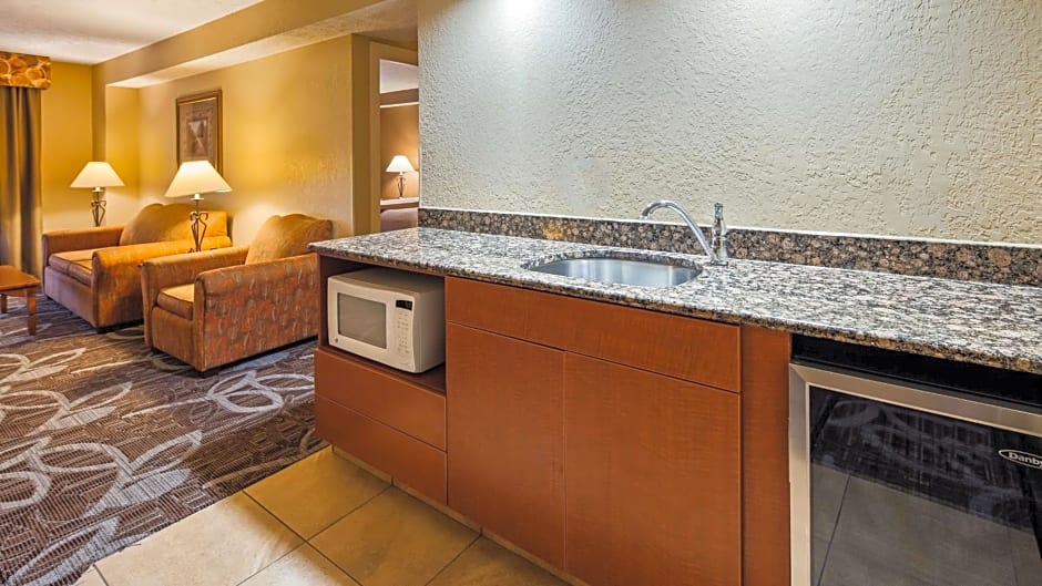 Best Western Plus Mid Nebraska Inn & Suites