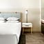 Hampton by Hilton Grand Cayman Seven Mile Beach