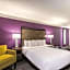 La Quinta Inn & Suites by Wyndham Cincinnati Sharonville