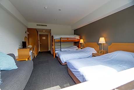 Quadruple Room with Mountain View