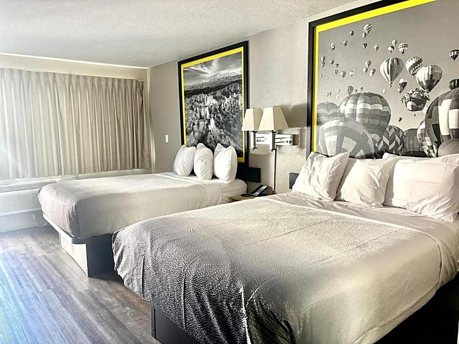 Super 8 by Wyndham Albuquerque Downtown