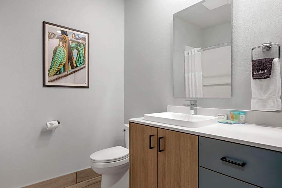 Edgewater Inn and Suites, an Ascend Collection Hotel
