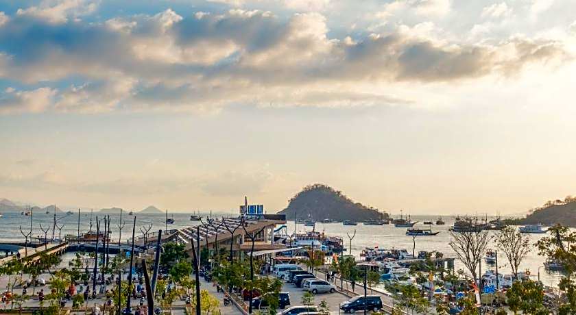 DEJAVU 2.0 HOTEL BAJO KOMODO