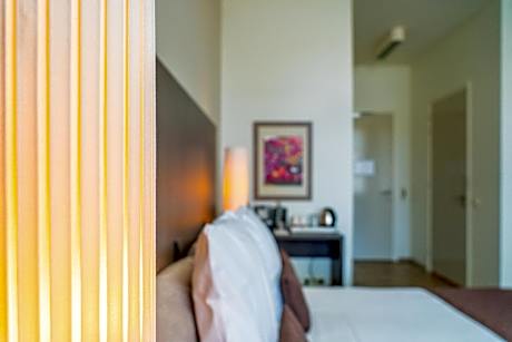 Deluxe Double Room with Shower