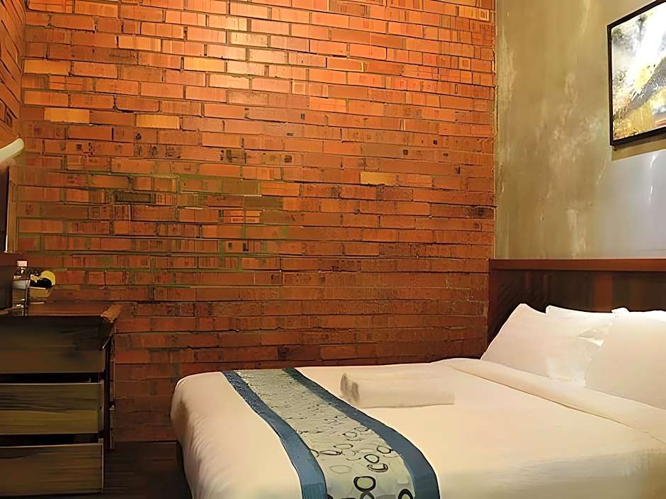 Swing & Pillows @ Anggun Hotel Seri Iskandar, Ipoh