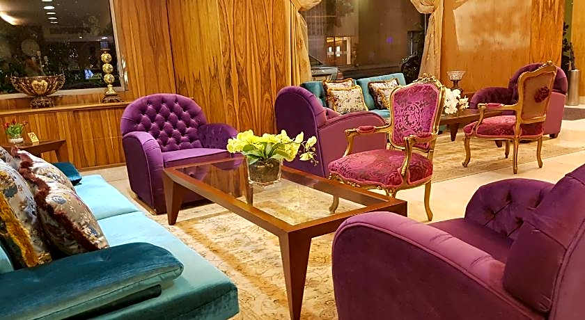 King Suites Hotel