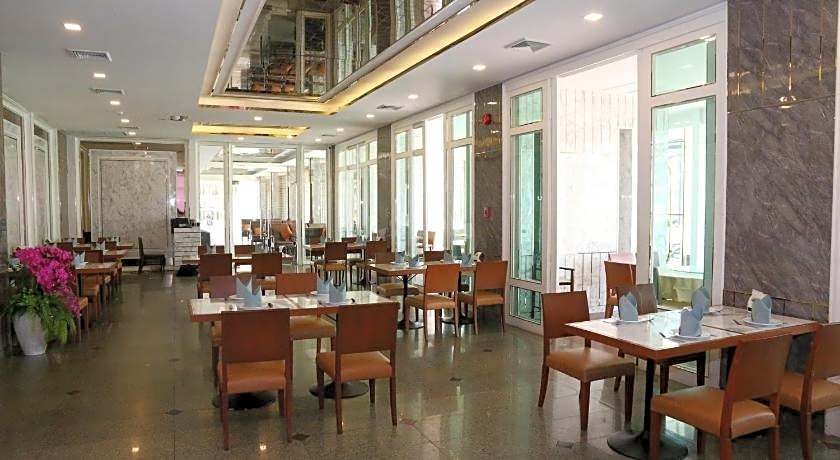 Crystal Palace Luxury Hotel Pattaya
