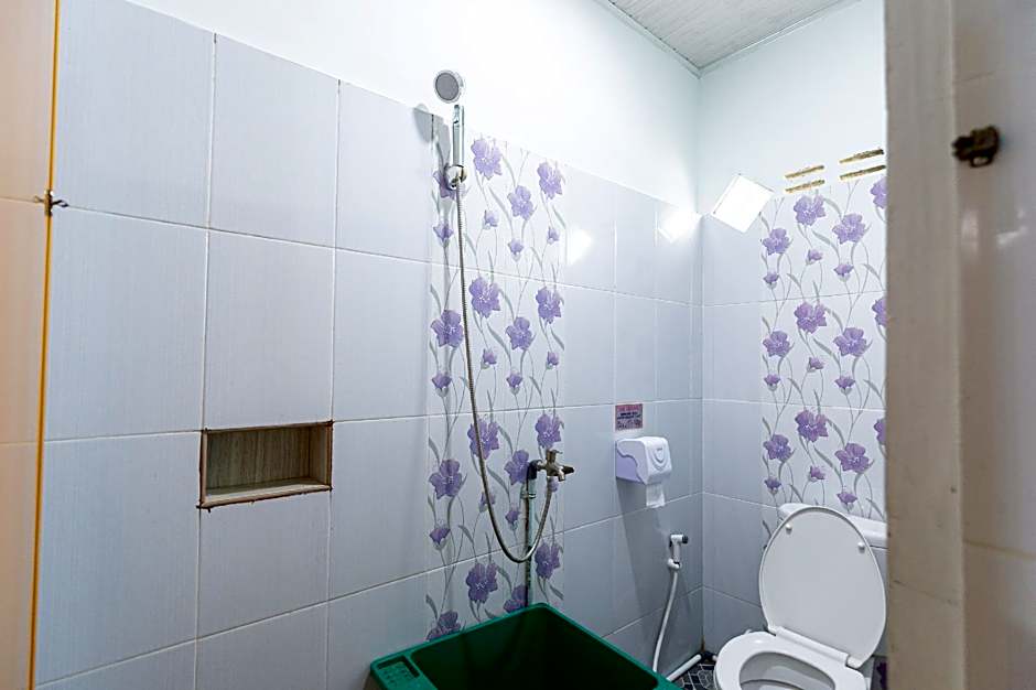 RedDoorz near Universitas Simalungun Pematangsiant