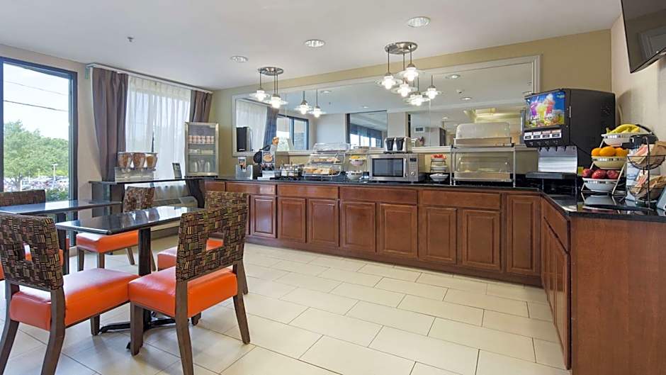 Best Western Plus Huntersville Inn & Suites Near Lake Norman