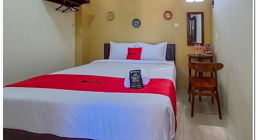 Reddoorz Syariah near Solo Square Mall