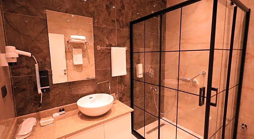 GREEN ROOF BOUTIQUE HOTEL