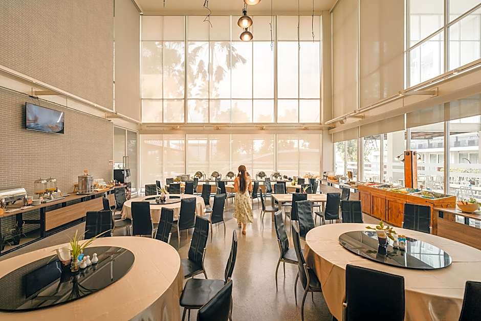 The Idle Hotel and Residence