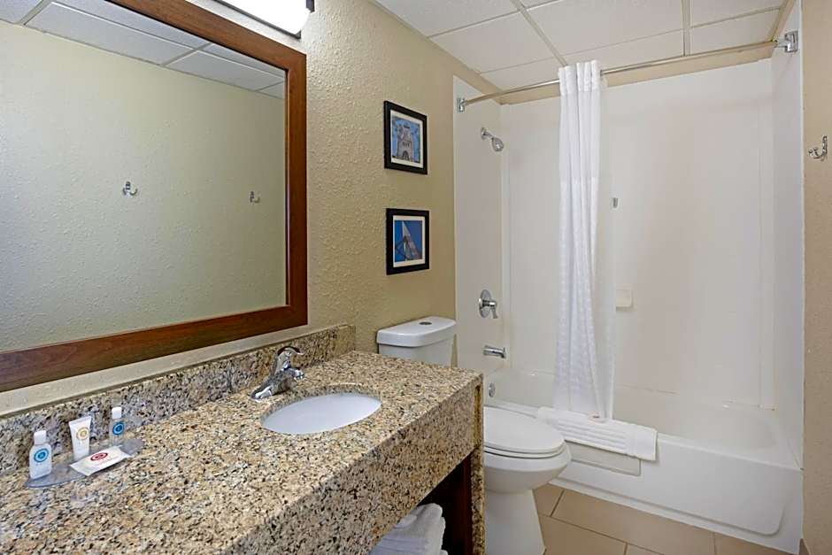 Comfort Inn & Suites Wichita Northeast