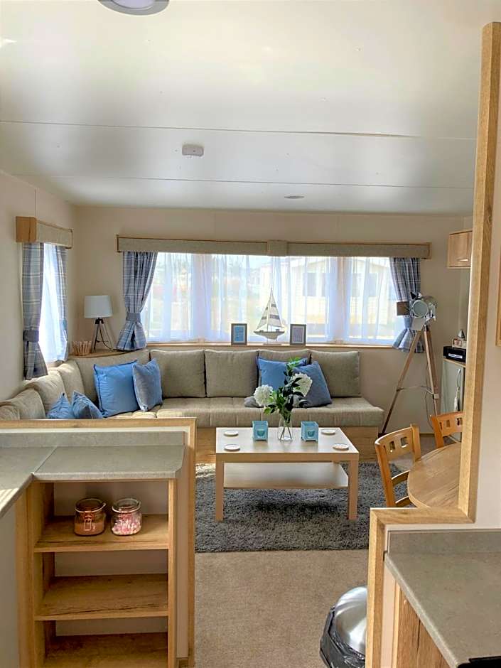 The Wardens Hideaway - Tattershall Lakes Country Park